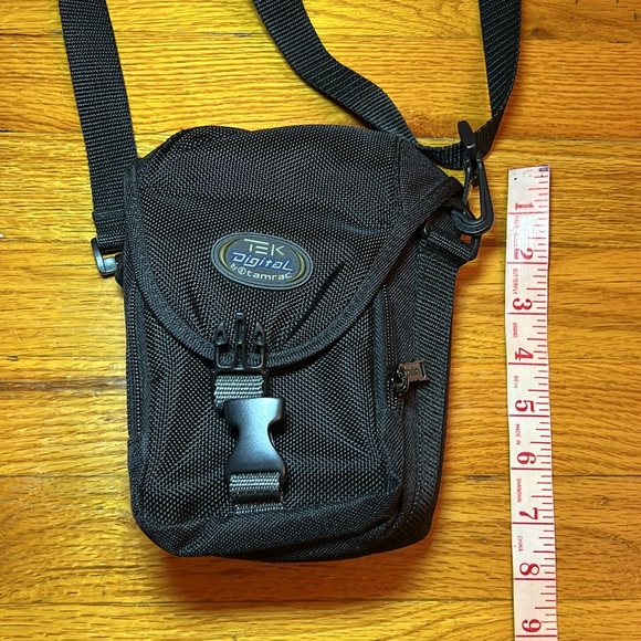 Digital Camera Case - Picture 4 of 4